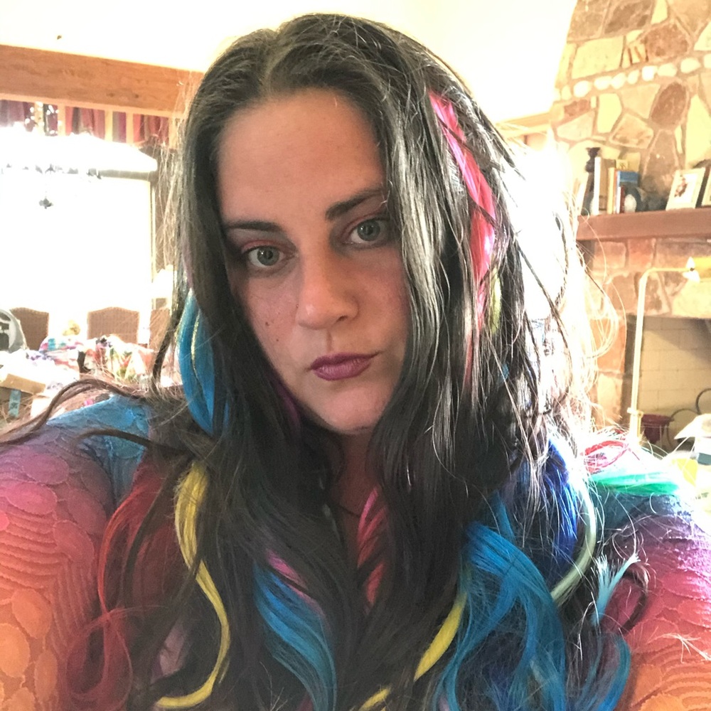 Meet your Posher, Lauren (That crazy lady who changes her hair too much😂🤣)😘🙏 - Picture 9 of 16